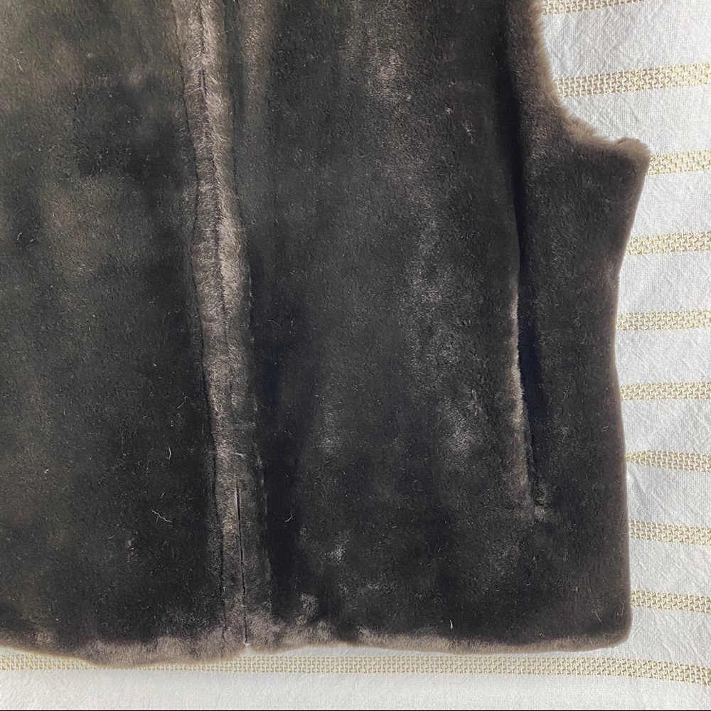 Reversible Faux Fur Vest - Picture 3 of 9